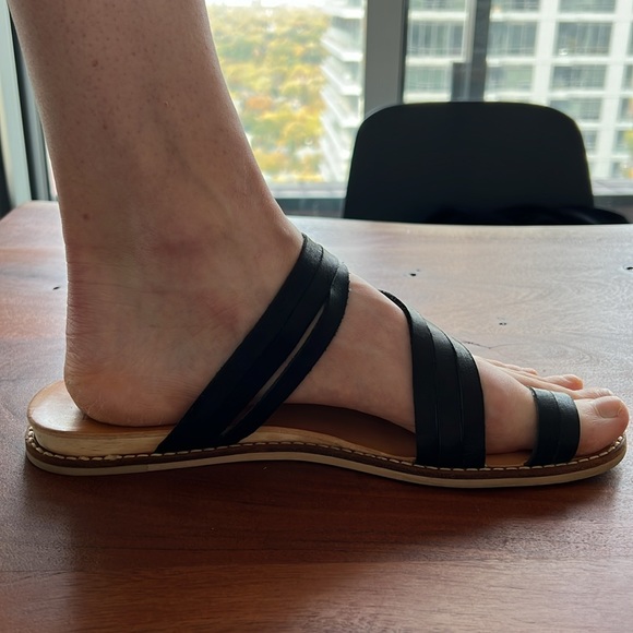 Dolce Vita Leather Sandals - Picture 5 of 5